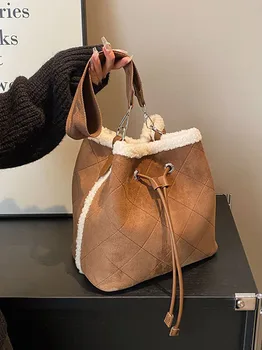 Агнешка кожа велур шнур кофа чанта голям капацитет 2023 нов дамски дизайнер широка презрамка светлина луксозни crossbody чанти