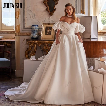 Julia Kui Fabric сатенена топка рокля сватбени рокли Ръкави извън раменете Ruched плисета декорация Булчинска рокля с дължина до пода