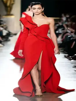 Големи червени еднораменни абитуриентски рокли с едно рамо Разрошено деколте нередовни под рокли рокли Дамски булчински сватбени рокли