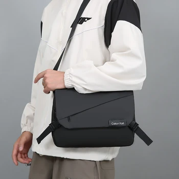 Класическа мода Нова универсална мъжка найлонова кърпа плътен цвят Единична рамо Crossbody чанта Прост случаен открит Commuter чанта