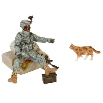 1/35 мащаб смола фигура модел комплекти модерна американска армия и котка миниатюрни статуя unassambled небоядисани Gk DIY играчки