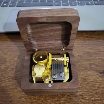 Дървена празнична музикална кутия с часовников механизъм музикална кутия Sky City детски подарък за рожден ден за гадже и приятелка
