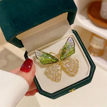 Елегантна зелена пеперуда CZ брошки за жени WaterDrop кристал пискюл брошка щифтове парти сватбени подаръци облекло аксесоари